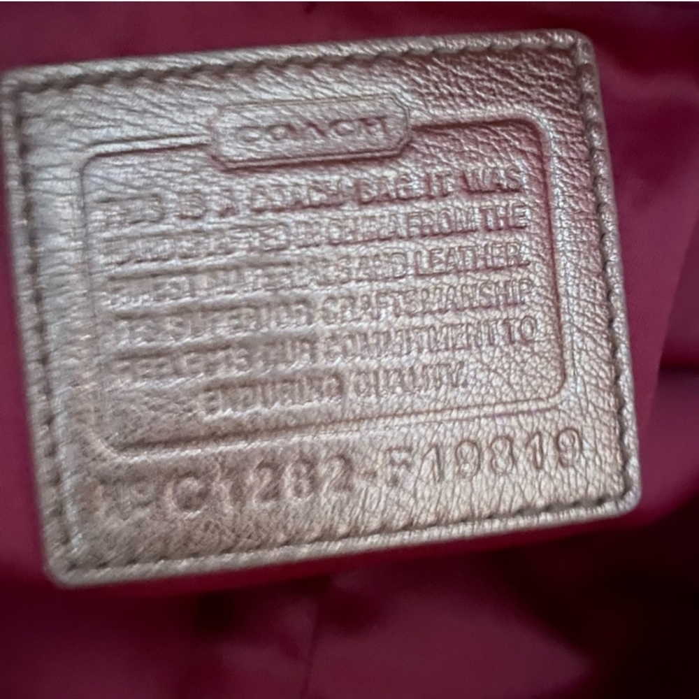 Coach Gallery Optic Tote EUC - Picture 6 of 9